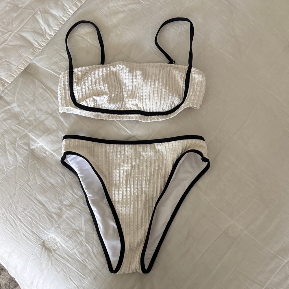Cupshe White Ribbed Bandeau Bikini with Black Trim - Picture 2 of 2
